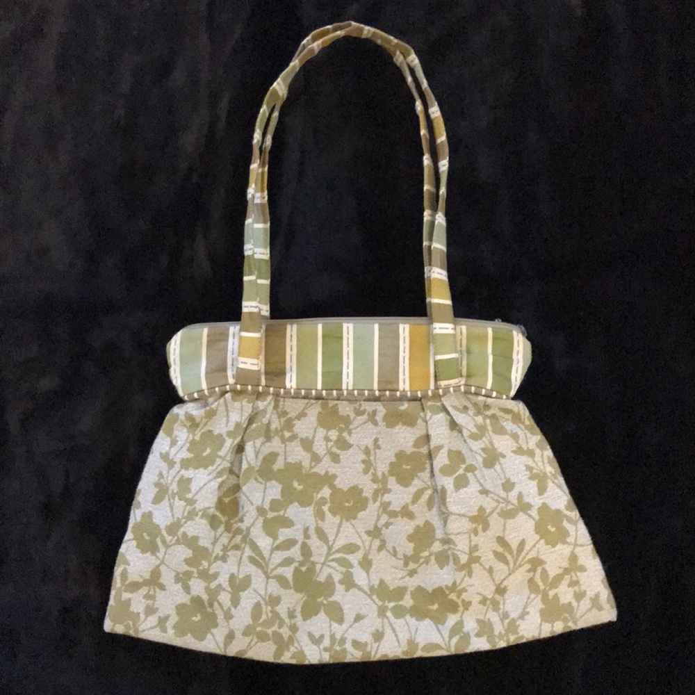 Handmade Maruca purse in shades of green